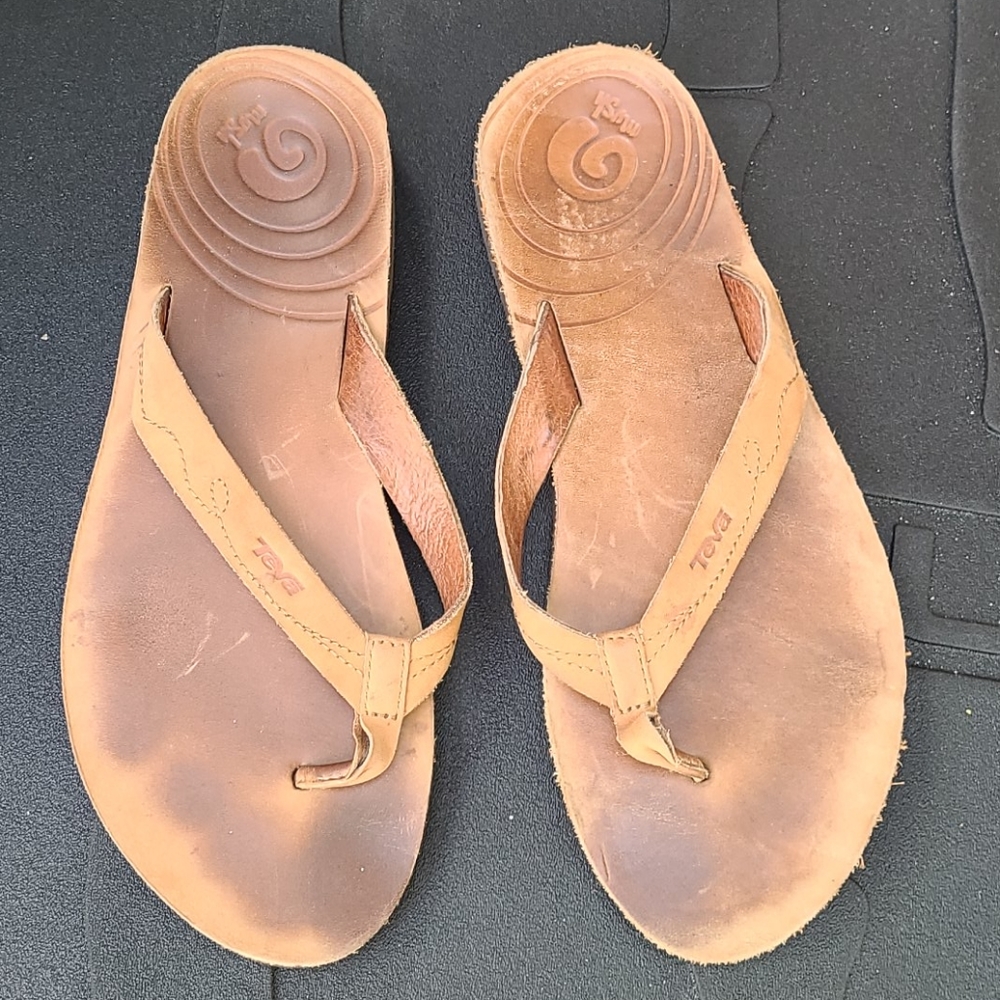 Teva Leather Mush Flip Flops